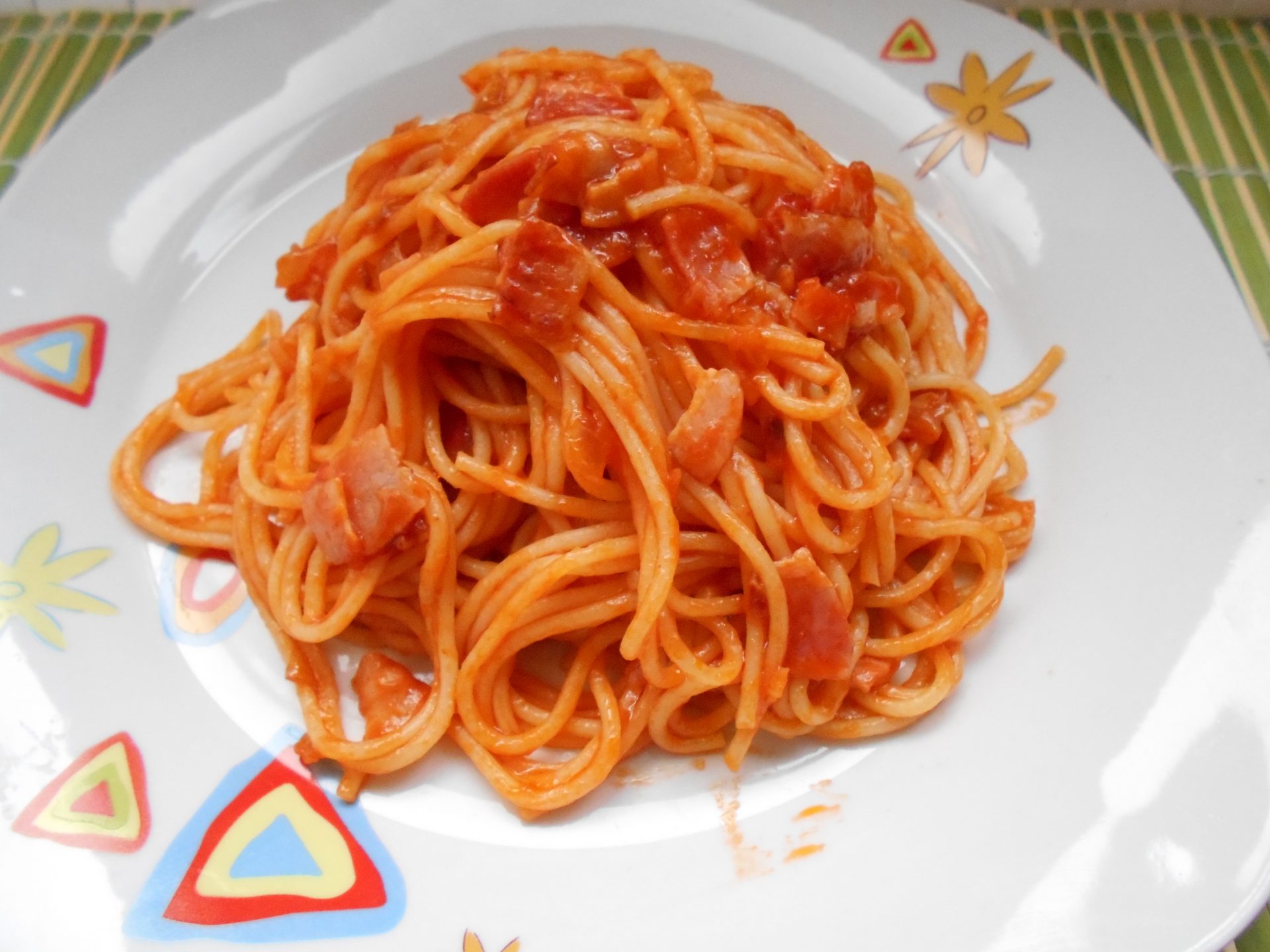 766° receta: ESPAGUETIS CON BACON Y TOMATE — MAYTE EN LA COCINA